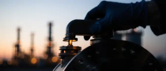 Нефтяной рынок на пути к оттепели: ключевые игроки ОПЕК+ договорились о росте добычи