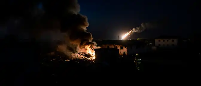 Ночной штурм над Тулой: сотни беспилотников атаковали регион, вызвав пожары и повреждения домов